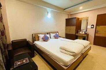 Fabhotel Prime Gananayak