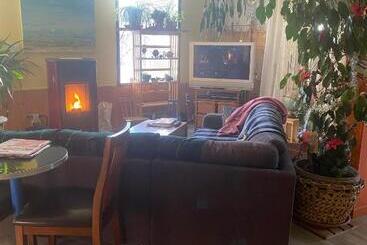 הוסטל Auberge Internationale Le Tangon