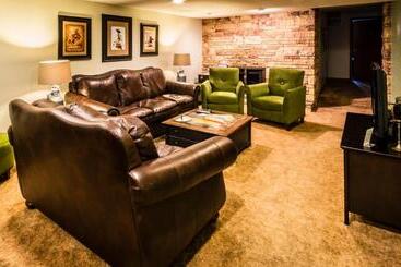 Bed & Breakfast Rustlers Lodge