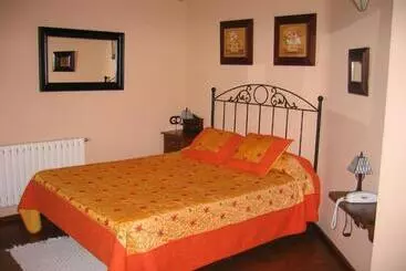 Otel De Montaña Cueva Ahumada