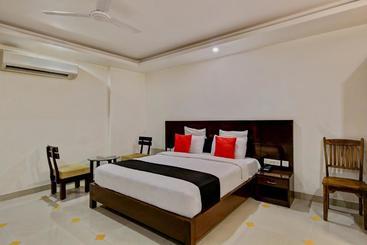 هتل Capital O 11744 Heritage Heights