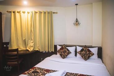 Rajdarbar Hotel & Banquet, Siliguri