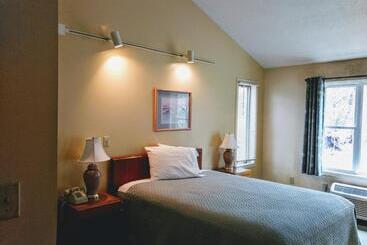 Cathedral Ledge Resort