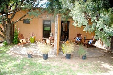 Old Taos Guesthouse B&b