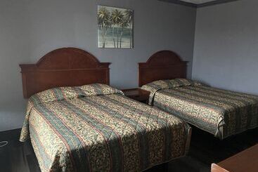 Surf Motel And Apartments