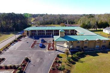 Hotel Executive Inn Opp