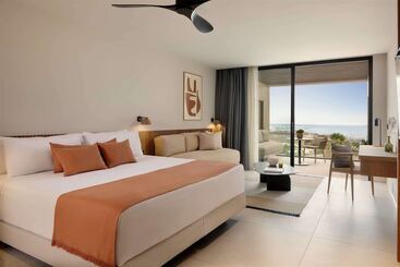 هتل Royal Hideaway Corales Villas