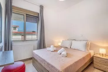 Iriana's Apartments In Center