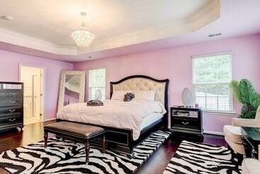 茅舍 Game Room + Gym: Downtown Dc Home!