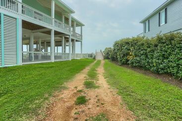 Landhus Modern Bolivar Beach House W/ Deck: Steps To Sand!