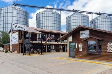 Motell Hansen Inn And Cabins