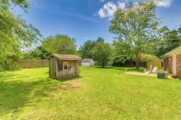 Hus på landet Pace Family Home: 1 Mi To Beach & Park!