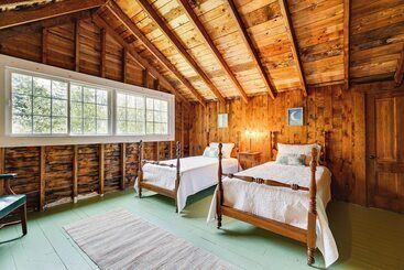 Rustic Marlboro Cottage: 4 Mi To Lake Raponda!