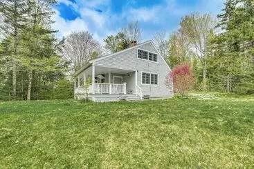 Rustic Marlboro Cottage: 4 Mi To Lake Raponda!