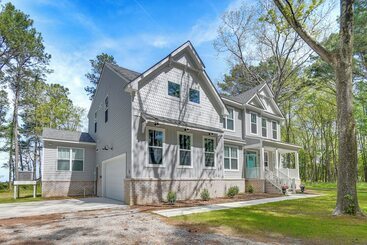 Hus på landet Cape Charles Home: Private Pier & Beach Front Deck