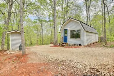 Mökkimajoitus Inviting Des Arc Cabin W/ Fire Pit + Deck!