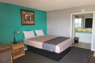 モーテル Lamplighter Inn By Oyo Independence