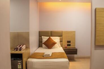 هتل Om International