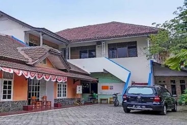 Oyo 94038 Hotel Jahip Syariah