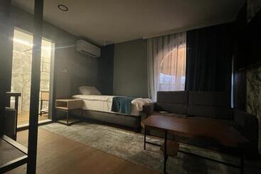 Premium Hotel, Mediterranean Food & Mezze Bar