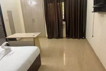 Hotel Cleo Elegance Rooms & Banquet