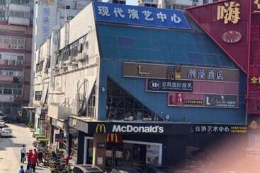 Zmax Hotels Shenzhen Lianhuacun Metro Station