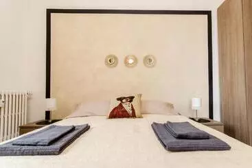 Majatalo Beige Room