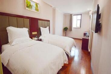 Otel Greentree Inn Anhui Xuancheng Jixi Guangming Palace Business