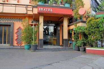 Hotell Reddoorz @ Lodaya