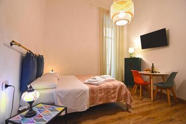 آپارتمان Sunrise B&b