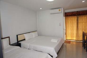 בית מלון כפרי Mt Place Sakon Nakhon