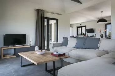 ツーリストアパートメント Art Villas