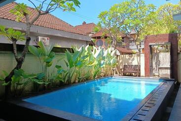 酒店 Spunky Premiere Kuta