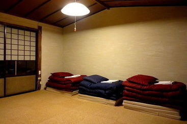 הוסטל Candela Guest House Matsumoto