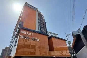 Hotelli Yangsan Show