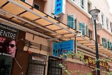 Harbourside Backpackers  Hostel