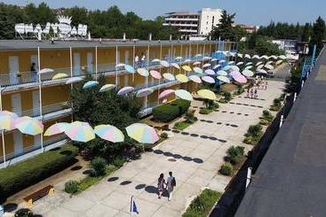 ホテル Continental Blu