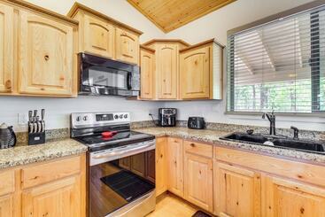 Mökkimajoitus Arizona High Country Cabin: Close To Trails!