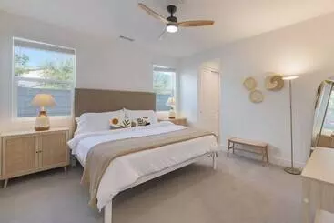 کلبه Lago Luxe By Avantstay Lakefront + Private Pool, Great For Festival Season