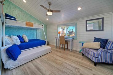 Casa Rural Big Yard W/ Priv Pool, Firepit, Patio Near The Beach Reel Time By Avantstay