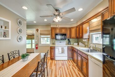 קוטג'' Tonawanda Home W/ Gas Grill Near Niagara Falls!