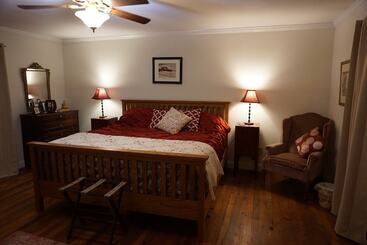 Ledge House Bed & Breakfast