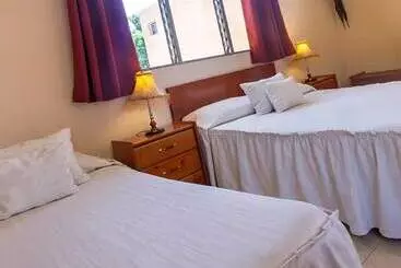 پانسیون Hostal Omar Esquerra Trinidad