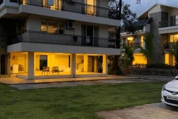 Wood Stock Acres Villa Resort