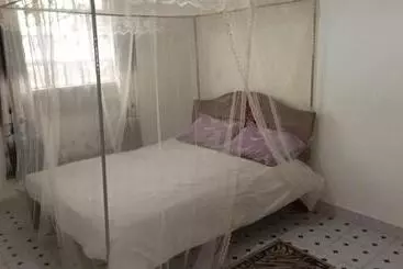 تختخواب و صبحانه Enu Supermarket Apartments