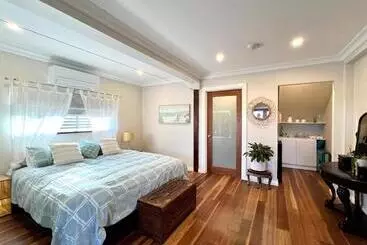 ベッドアンドブレックファースト Beachfront Surfers Retreat