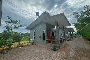 Hotel Toraneethai Homestay Amphawa