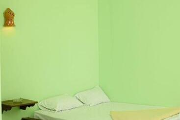 هتل Rayan S Beach Camp