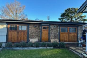 Пансион Little Mountain Stables