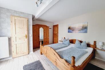 ホテル Pension & Wirtshaus   Tun Eikkoter   Kobel Ii